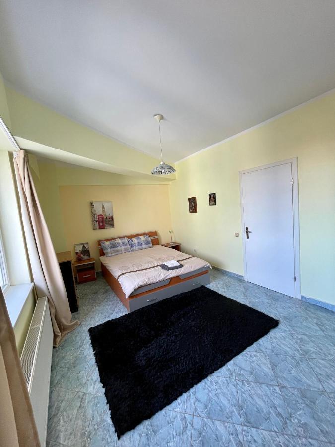 Luanaapartments #1 Otopeni Eksteriør billede